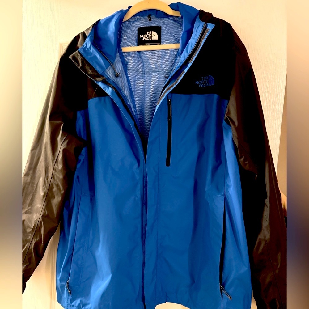 Authentic Men’s North Face Rain Jacket